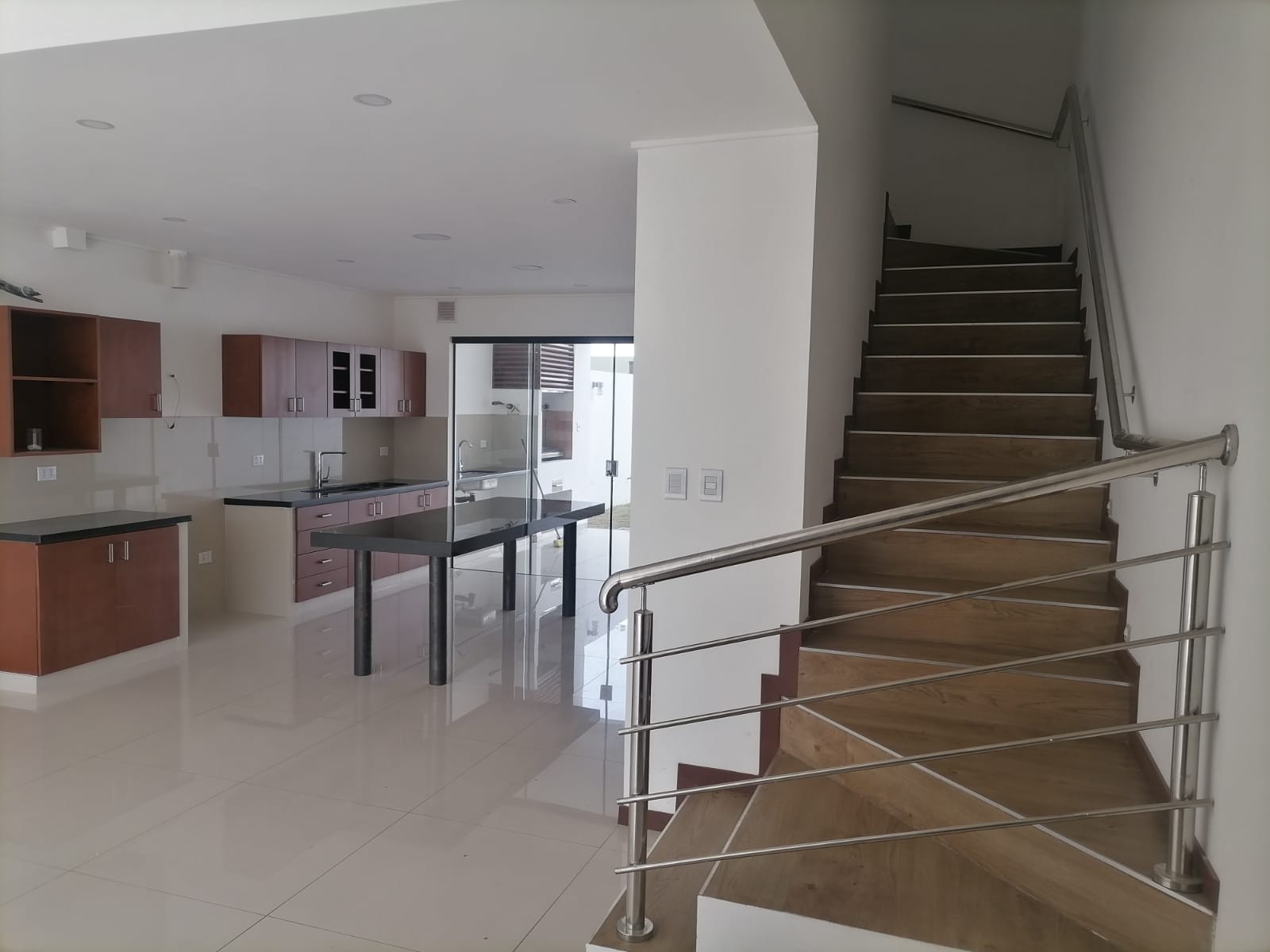 Casa en VentaCALLE FCO BERNACHI  entre Av. Centenario y Av. Roca Coronado 3 dormitorios 3 baños 2 parqueos Foto 10