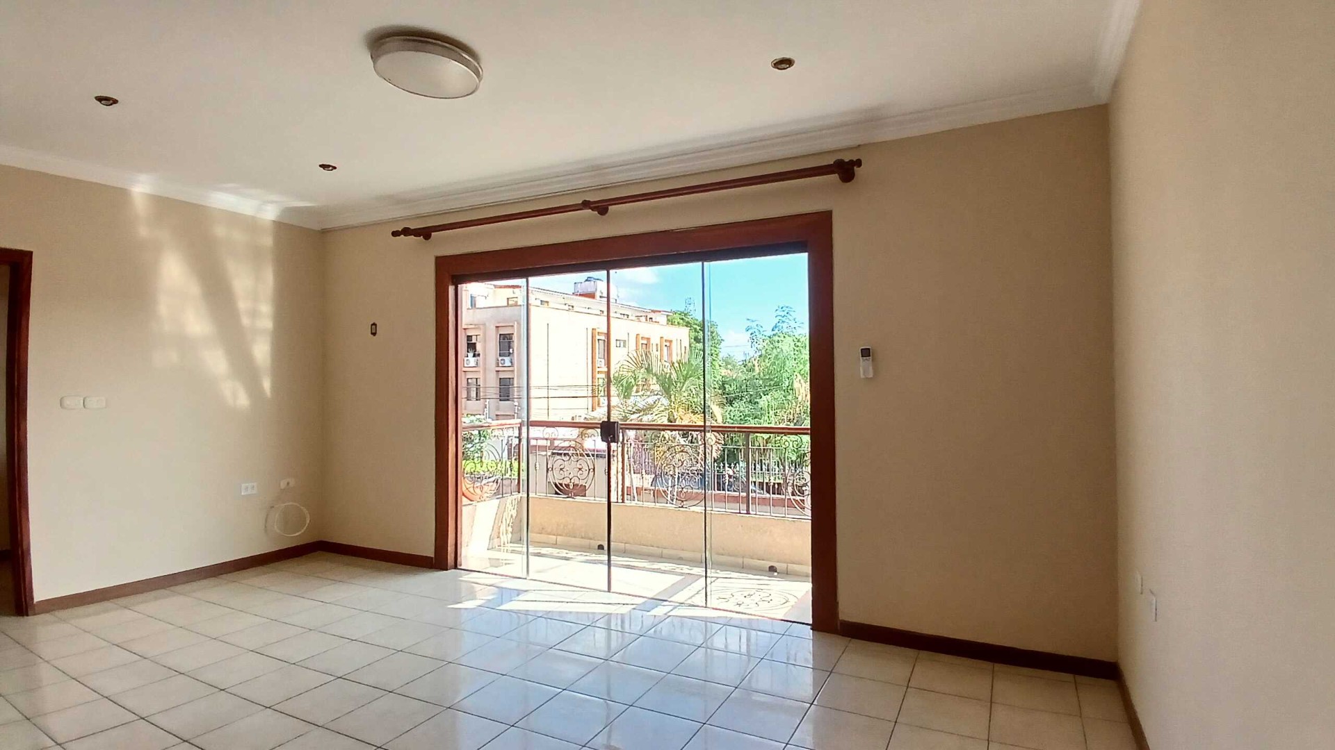 Casa 📍 Ubicación: 5º Anillo – Entre Alemana y 2 de Agosto Foto 10