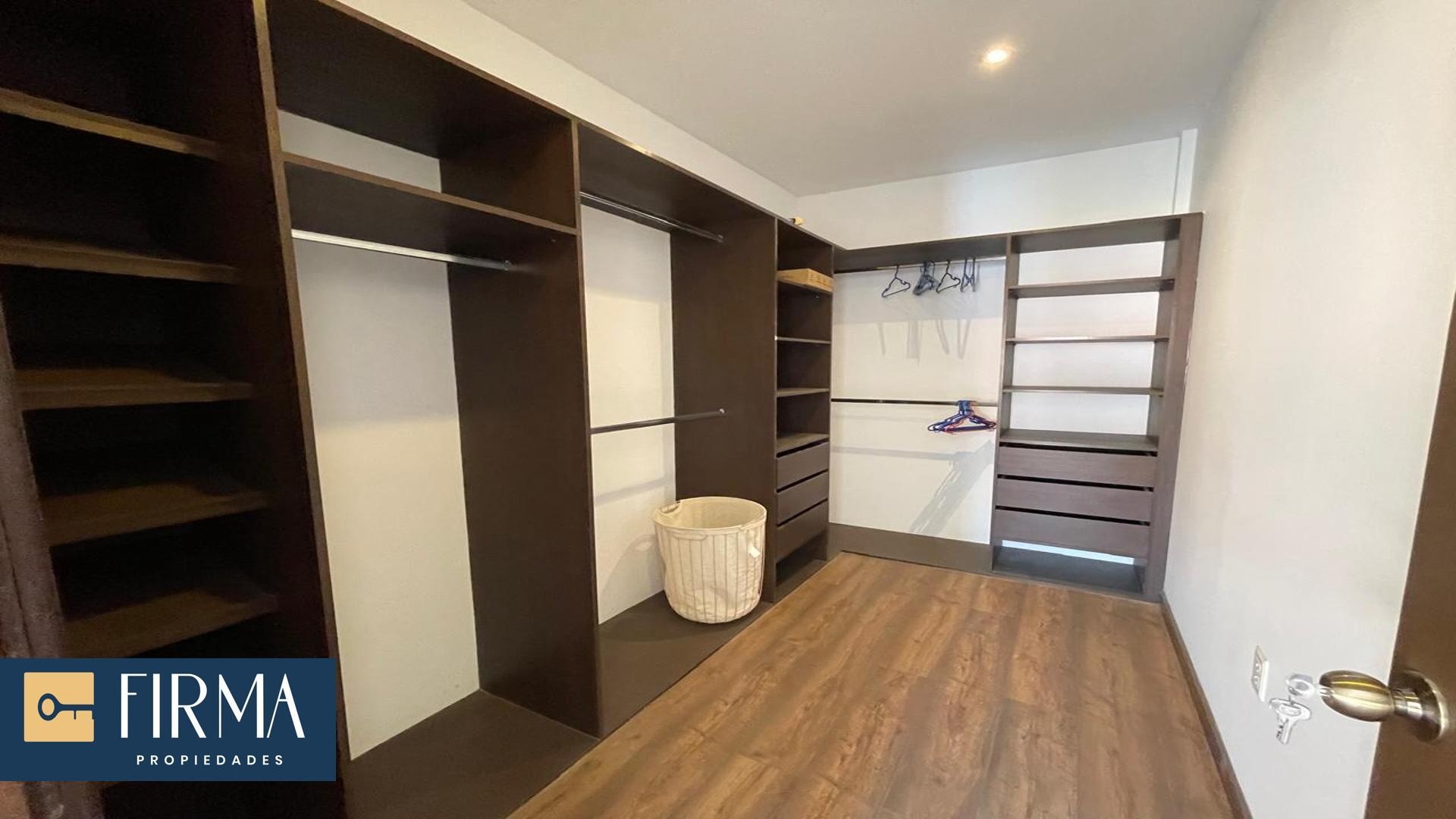 Departamento en AlquilerAchumani  2 dormitorios 3 baños 1 parqueos Foto 7