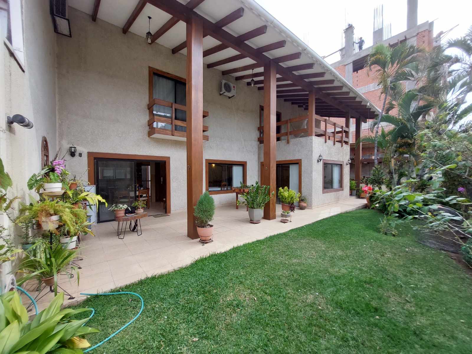 Casa en VentaAv. Los Cusis 5 dormitorios 5 baños 4 parqueos Foto 10