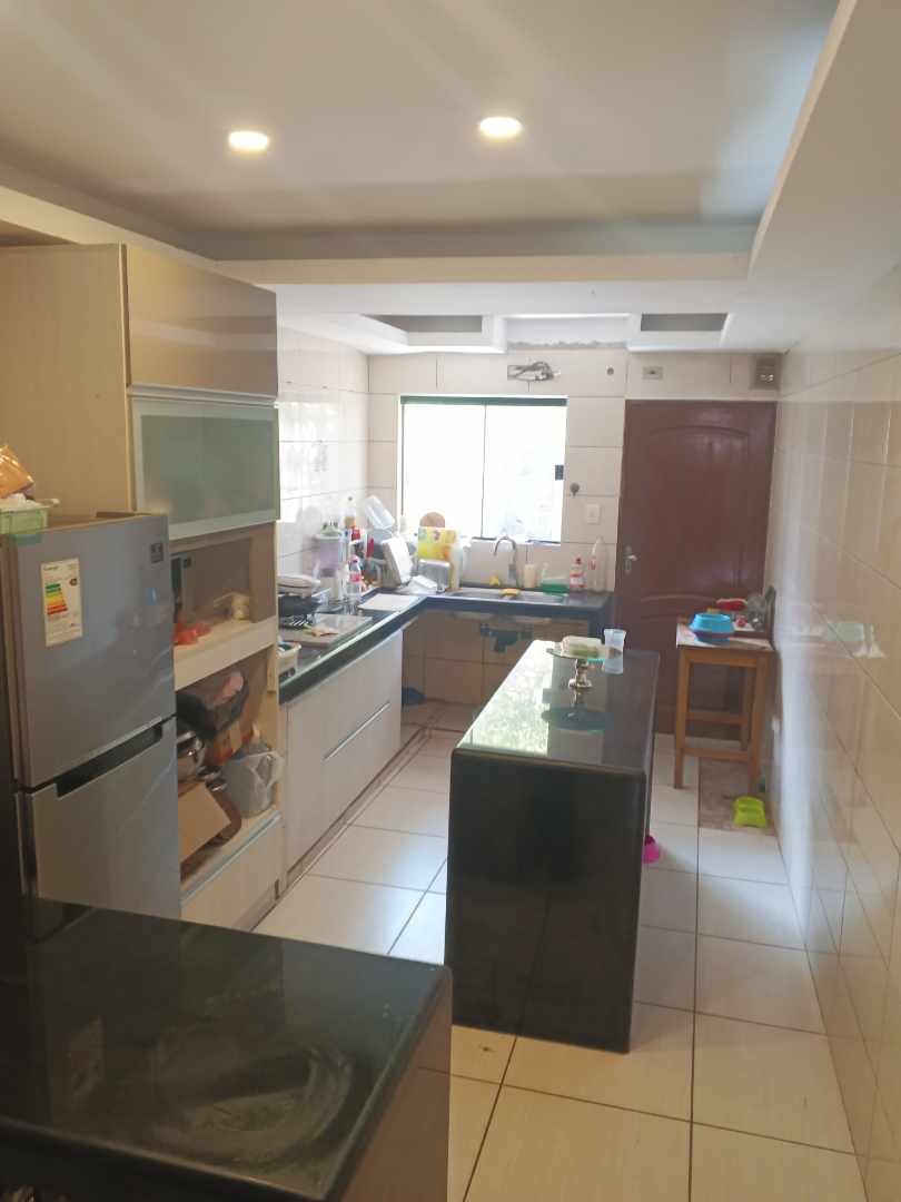 Casa en Entre 4to y 5to anillo Oeste en Santa Cruz de la Sierra 4 dormitorios 4 baños 2 parqueos Foto 4