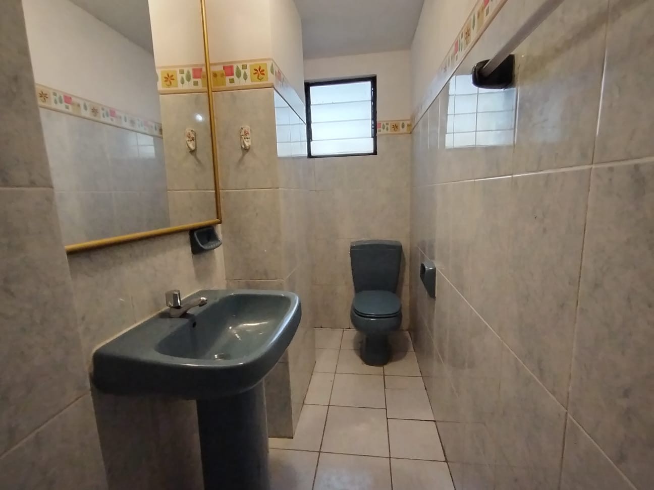 Departamento en Alquiler6 de agosto esquina campos , zona de San Jorge 4 dormitorios 3 baños 1 parqueos Foto 7