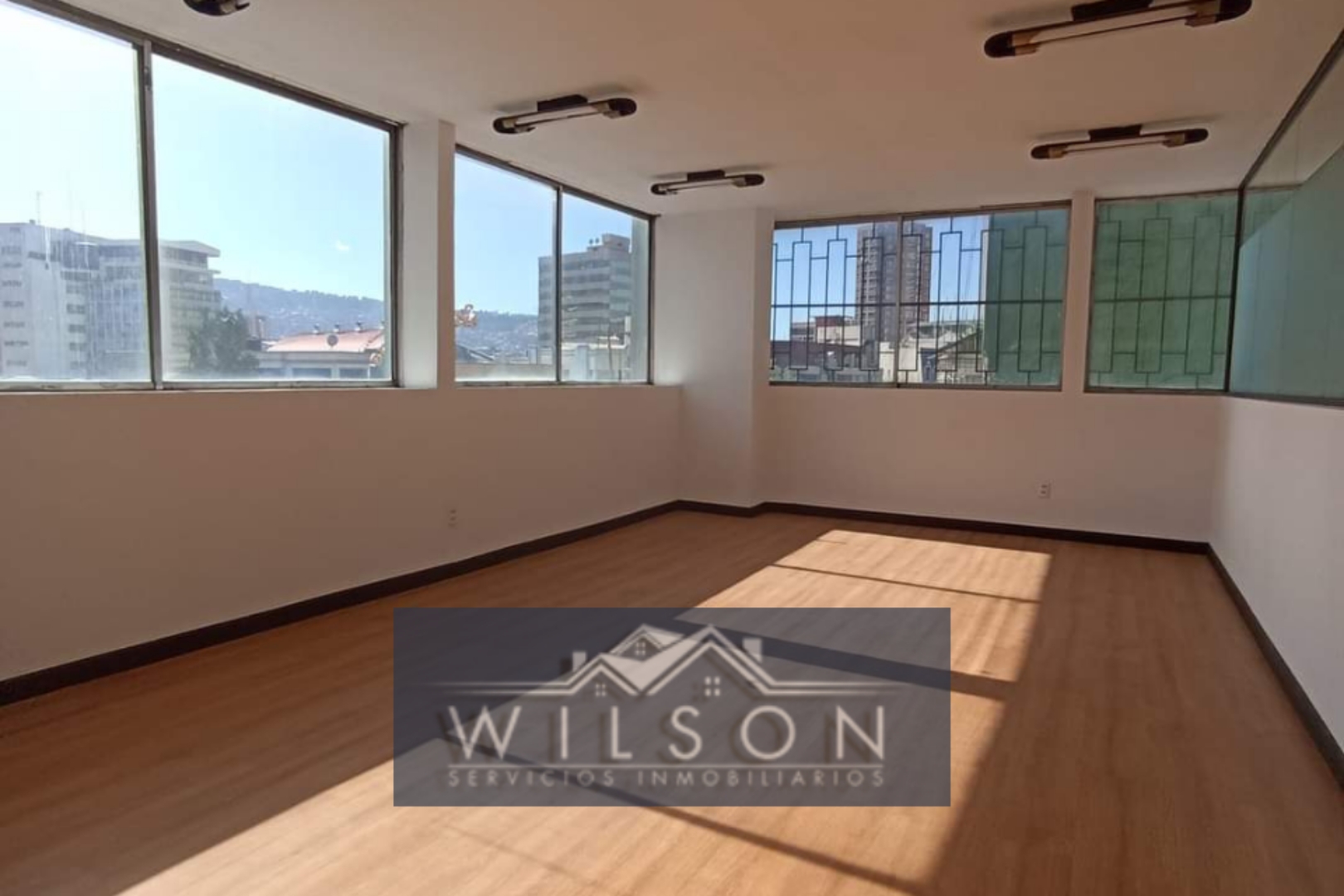 Oficina en VentaEl Prado  1 dormitorios 3 baños  Foto 1