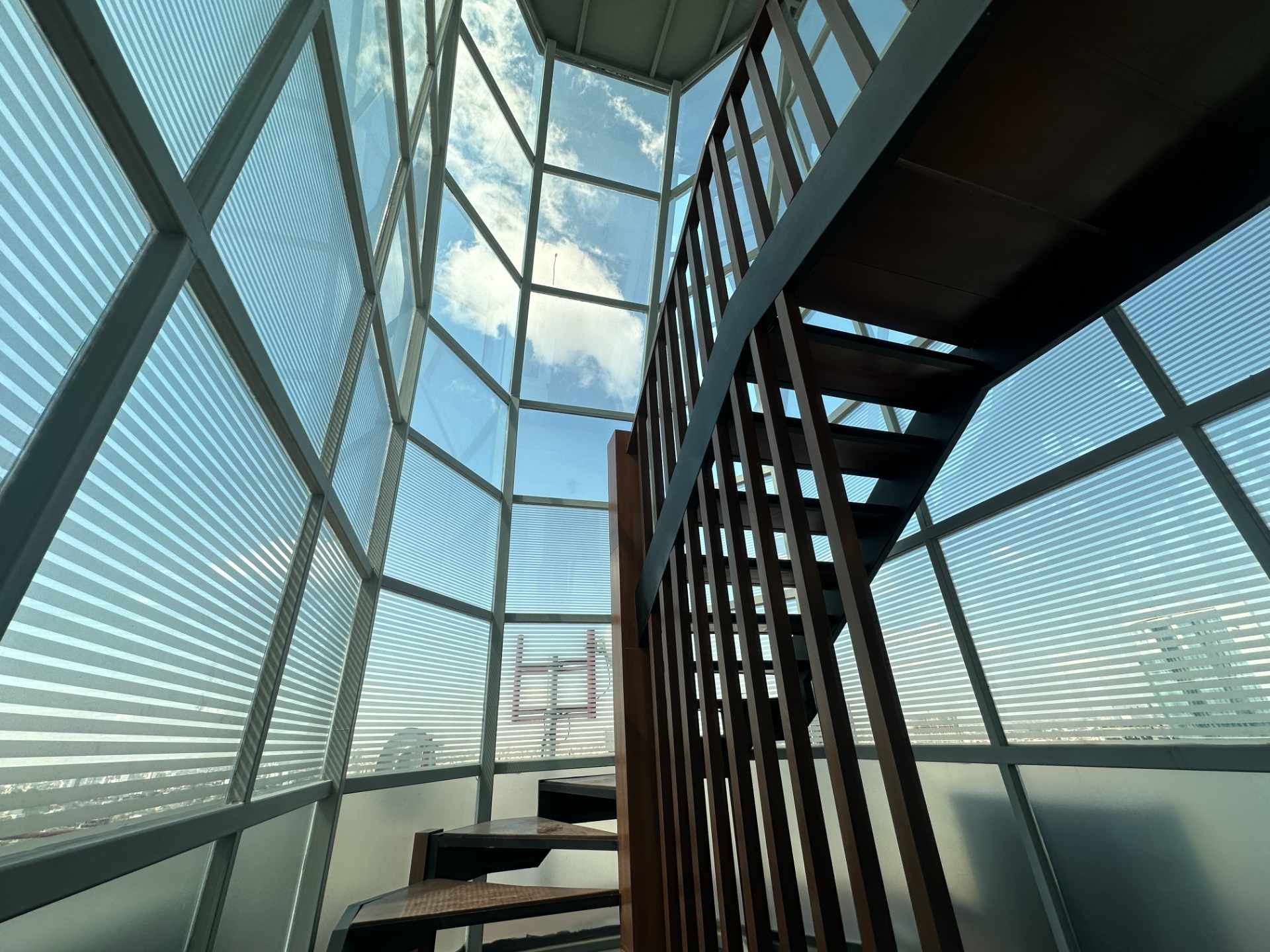 Oficina en Equipetrol en Santa Cruz de la Sierra 10 dormitorios 3 baños 2 parqueos Foto 2