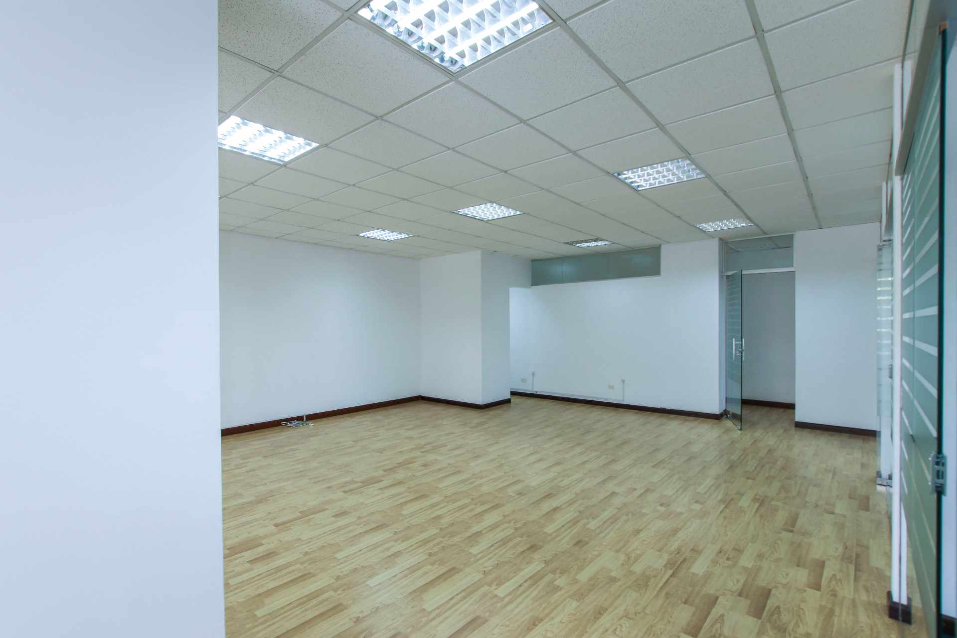 Oficina  Edificio Torre Norte, Av. América entre Villarroel - Norte Foto 8