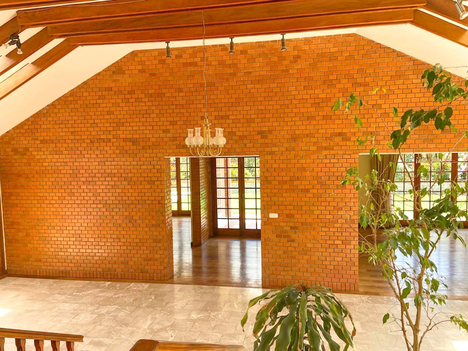 Casa en AlquilerCASA EN ALQUILER  O  VENTA - ZONA SUR DE LA PAZ  4 dormitorios 5 baños 2 parqueos Foto 3