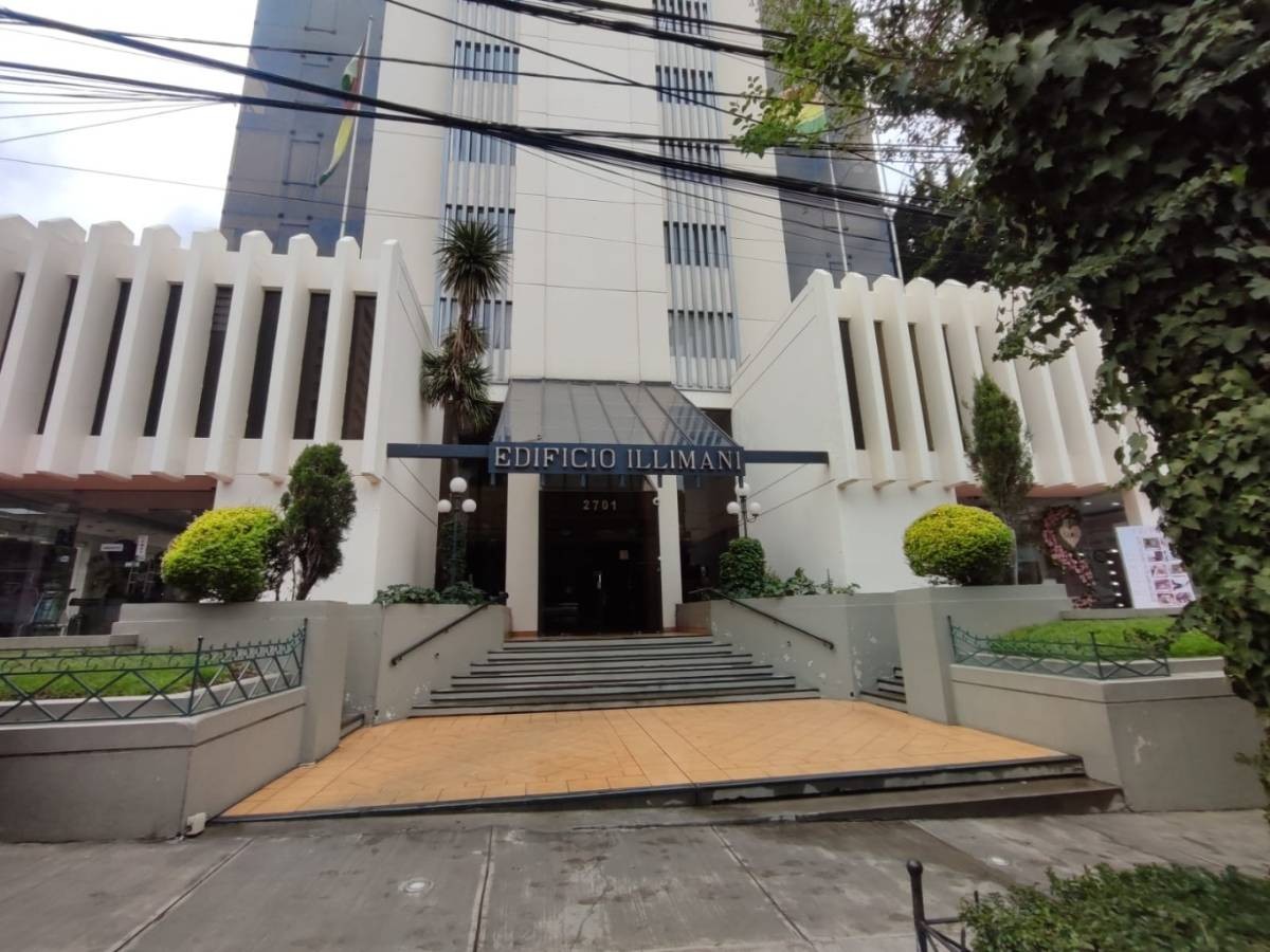 Departamento en San Jorge en La Paz 2 dormitorios 3 baños 1 parqueos Foto 1