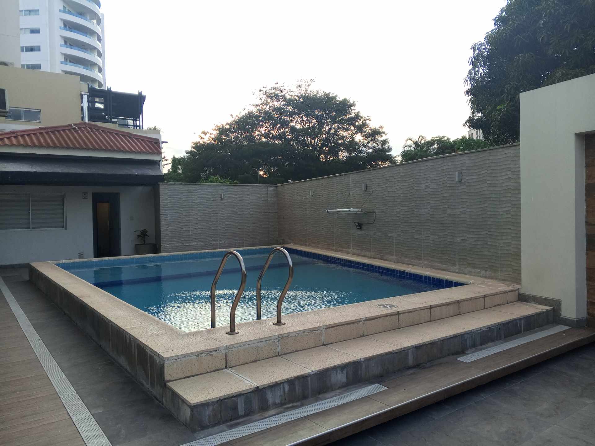 Departamento en AlquilerCondominio Altos del Sur, Zona Sur, entre Av. Irala y Av. Las Américas, cerca del Parque Urbano.  1 dormitorios 1 baños  Foto 12