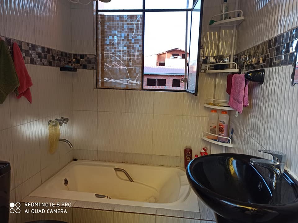 Casa en VentaOportunidad Casa en Venta , Zona Munaypata (CV247) 8 dormitorios 4 baños  Foto 12