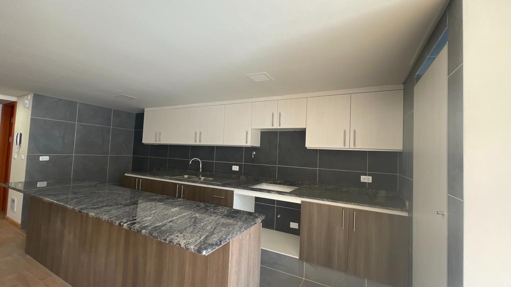 Departamento en VentaDEPARTAMENTO DUPLEX A ESTRENAR EN VENTA EN ACHUMANI 2 dormitorios 3 baños 1 parqueos Foto 3