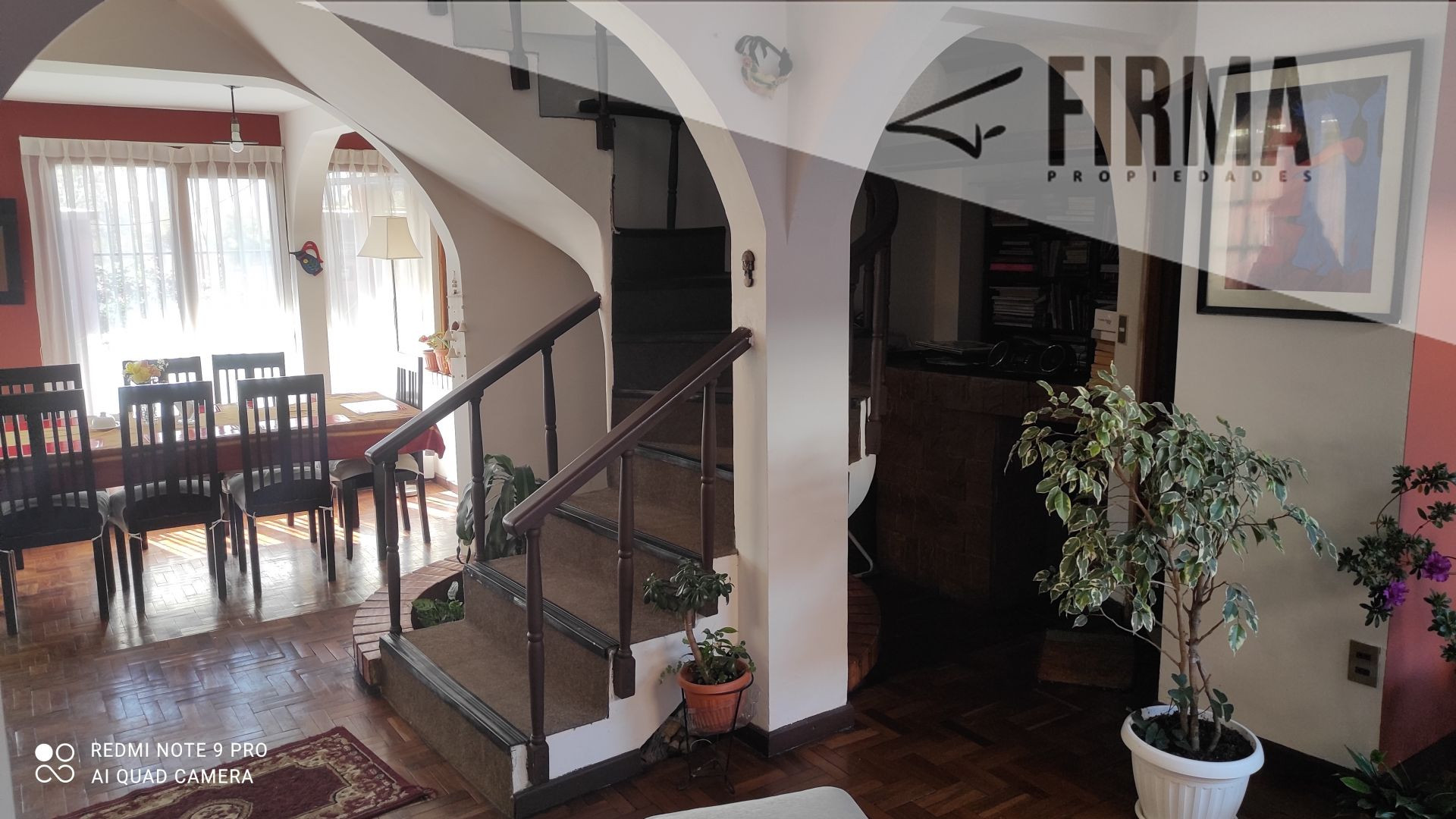 Casa en Seguencoma en La Paz 4 dormitorios 4 baños 3 parqueos Foto 3