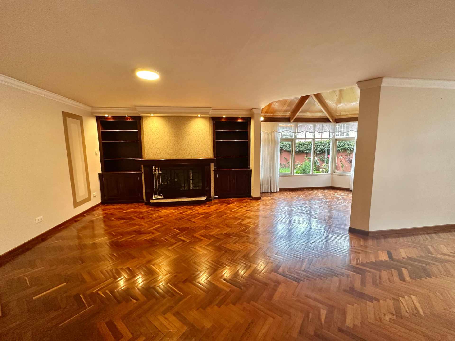 Casa en VentaCALACOTO, CALLE 21 4 dormitorios 5 baños 3 parqueos Foto 8