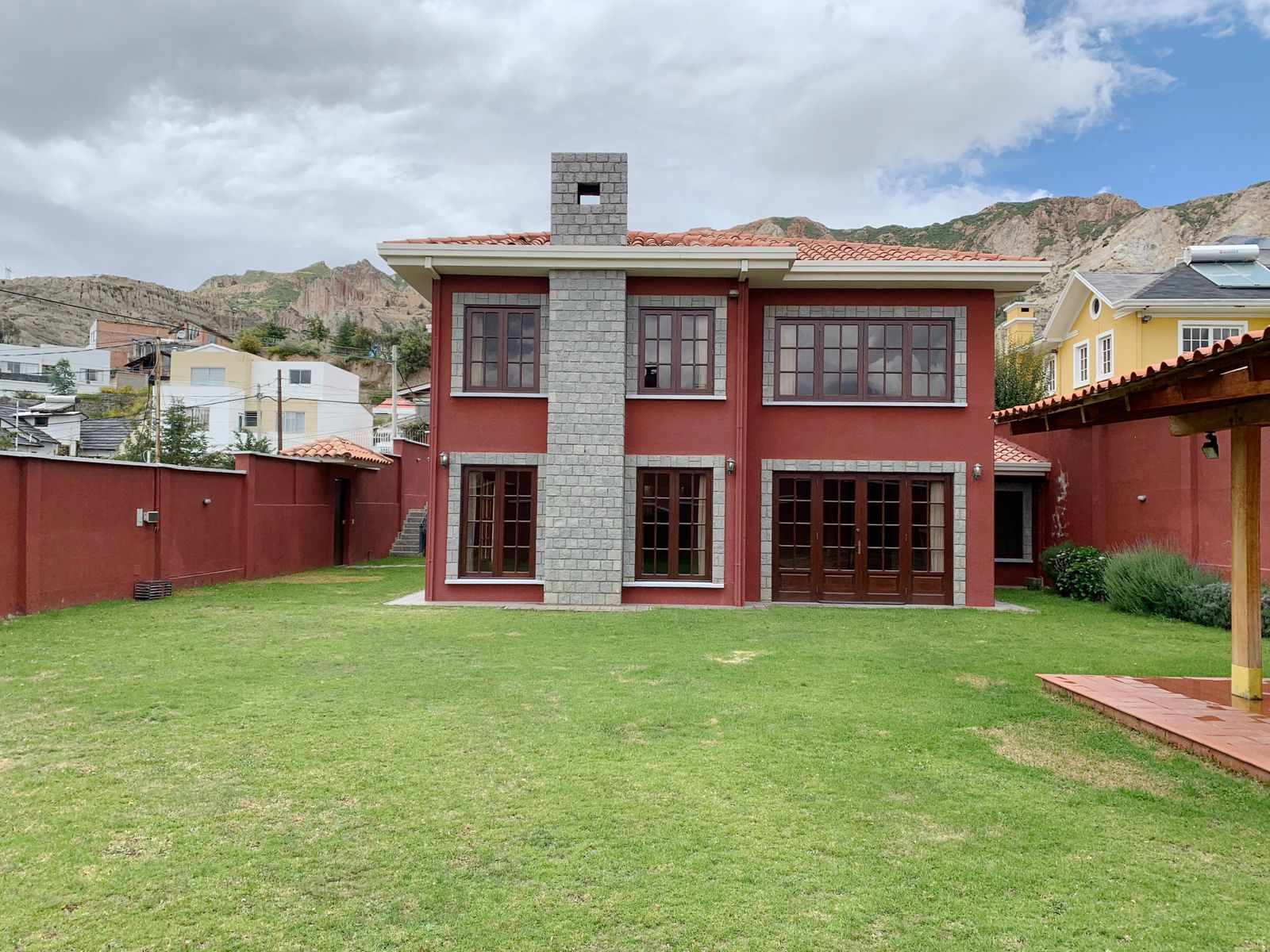 Casa en Auquisamaña en La Paz 3 dormitorios 4 baños 3 parqueos Foto 5