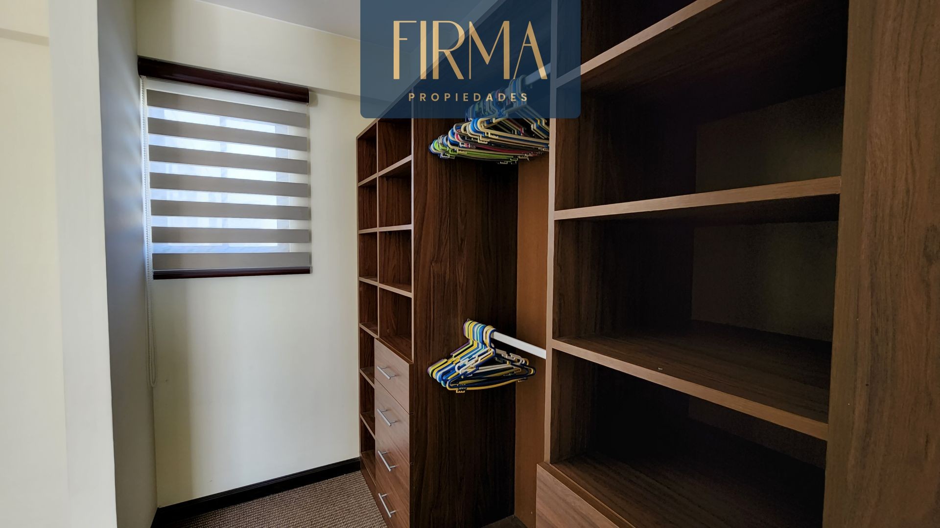 Departamento en Achumani en La Paz 3 dormitorios 4 baños 1 parqueos Foto 13