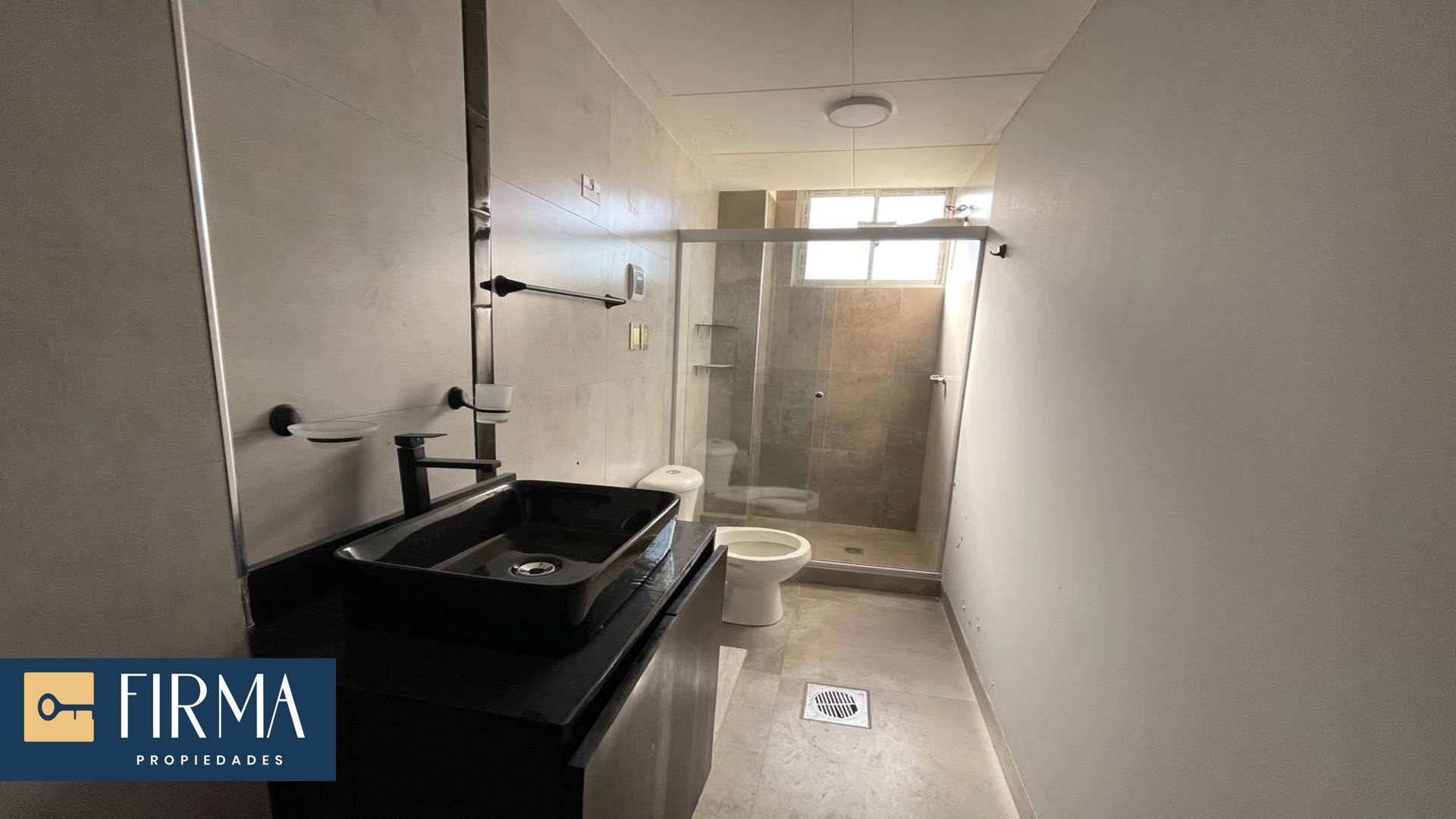 Departamento en AlquilerDEPARTAMENTO EN ALQUILER EN ACHUMANI 3 dormitorios 3 baños  Foto 3