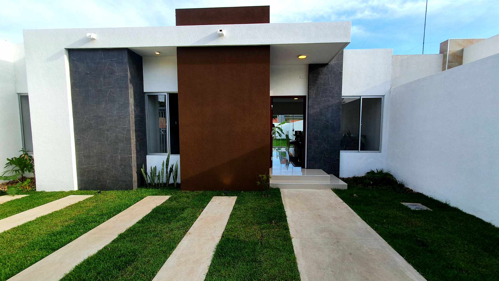 Casa en Carretera Norte en Santa Cruz de la Sierra 3 dormitorios 3 baños 2 parqueos Foto 2