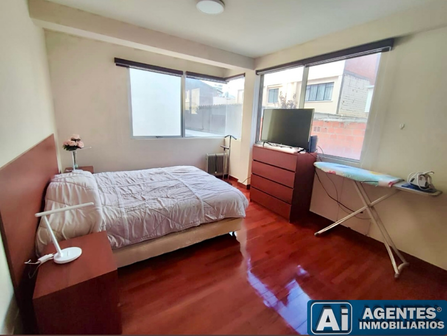 En Alquiler a $us 550 Foto 3