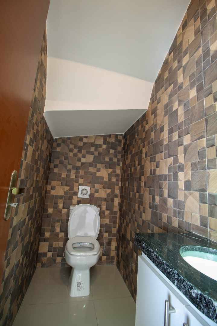 Casa en Carretera Norte en Santa Cruz de la Sierra 4 dormitorios 4 baños 3 parqueos Foto 4