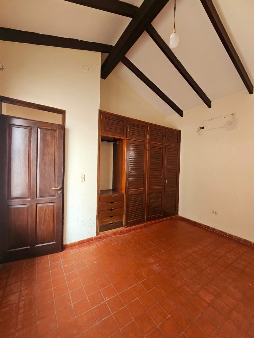 En Alquiler a Bs 8,300 Foto 14