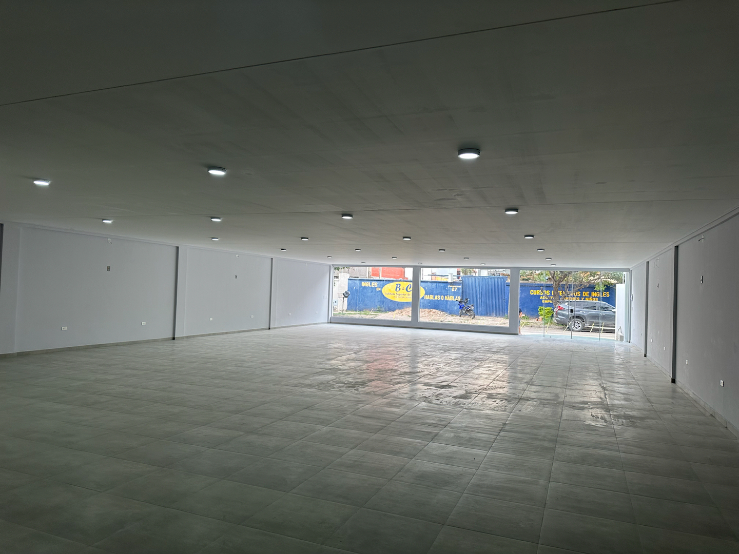 En Alquiler a $us 2,500 Foto 5