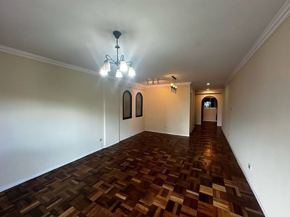 Departamento Av. Arce, esq. Pinilla Foto 6