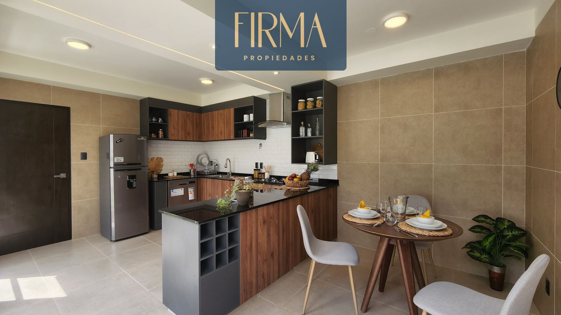 Casa en Mallasilla en La Paz 3 dormitorios 5 baños 2 parqueos Foto 2