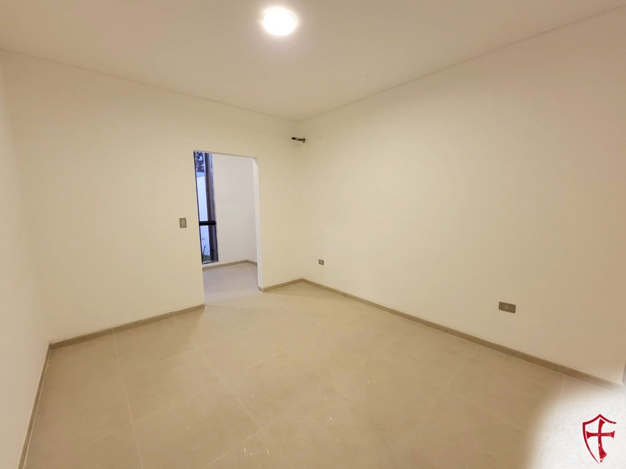 Casa Av banzer y canal pedro velez 7mo anillo Foto 12