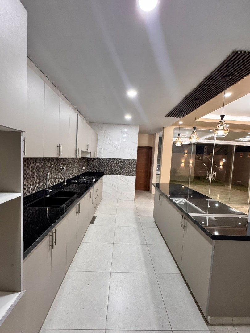 Casa CASA EN VENTA ZONA SUR TC OFICIAL  Foto 3