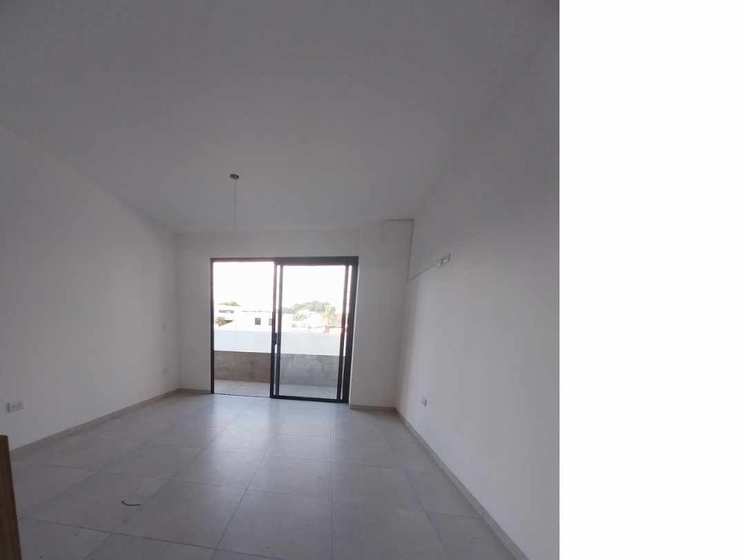 Oficina Av. Banzer entre 2dony 3er anillo Foto 5