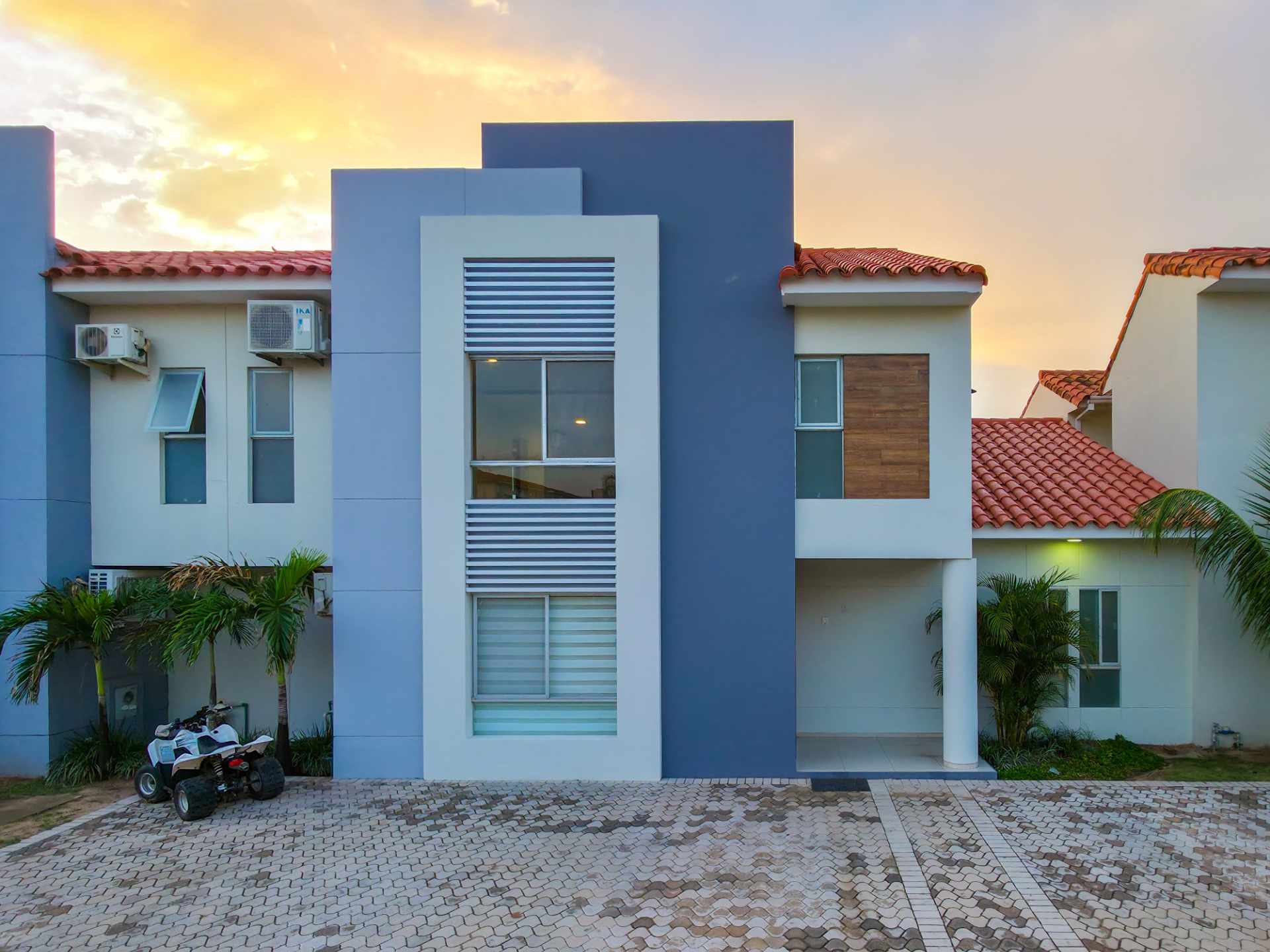 Casa en VentaAv Pirai 6to anillo Condominio Palma mallorca 4 dormitorios 4 baños 4 parqueos Foto 4