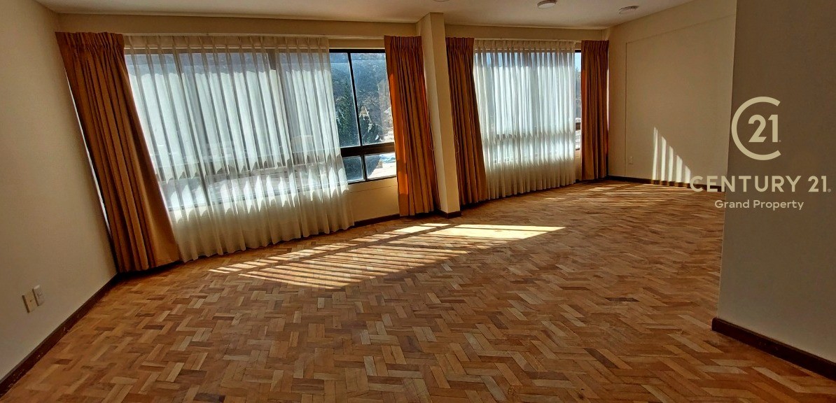 Departamento en Irpavi en La Paz 3 dormitorios 3 baños 1 parqueos Foto 3