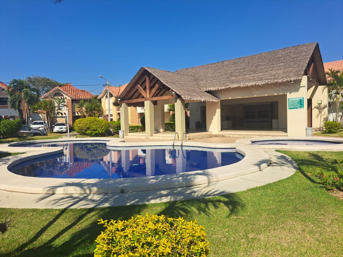 En Alquiler a Bs 8,500 Foto 19