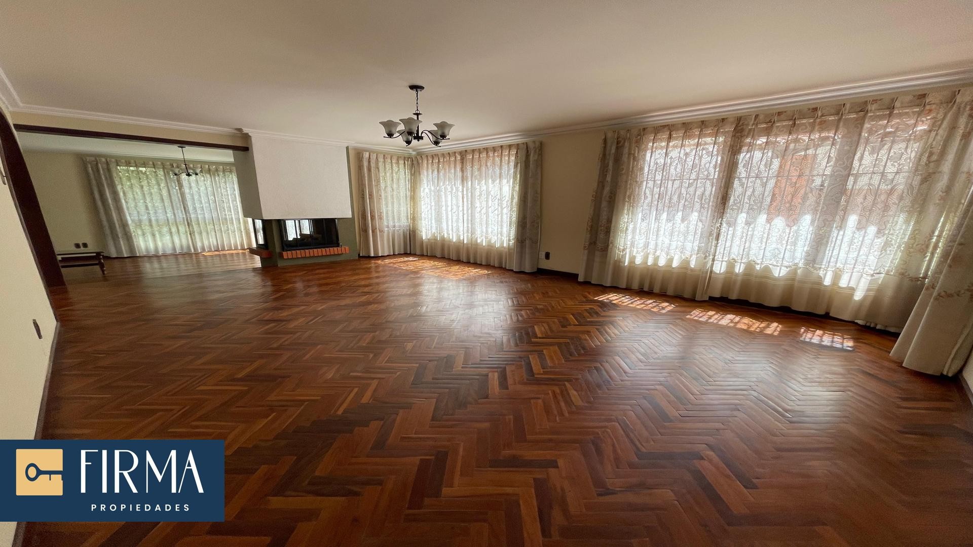 Casa en AlquilerCASA EN ALQUILER EN LA FLORIDA 3 dormitorios 5 baños 3 parqueos Foto 3