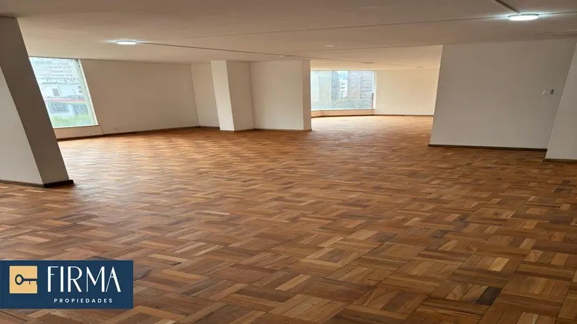 Local comercial en Sopocachi en La Paz  2 baños  Foto 2