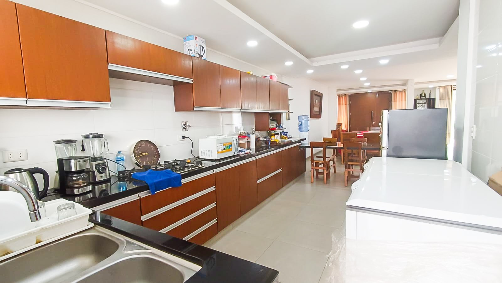 Casa en Venta<b>ZONA NORTE - CASA EN VENTA DE 3 DORMITORIOS, CONDOMINIO LOS MANGALES</b> 3 dormitorios 3 baños 2 parqueos Foto 6