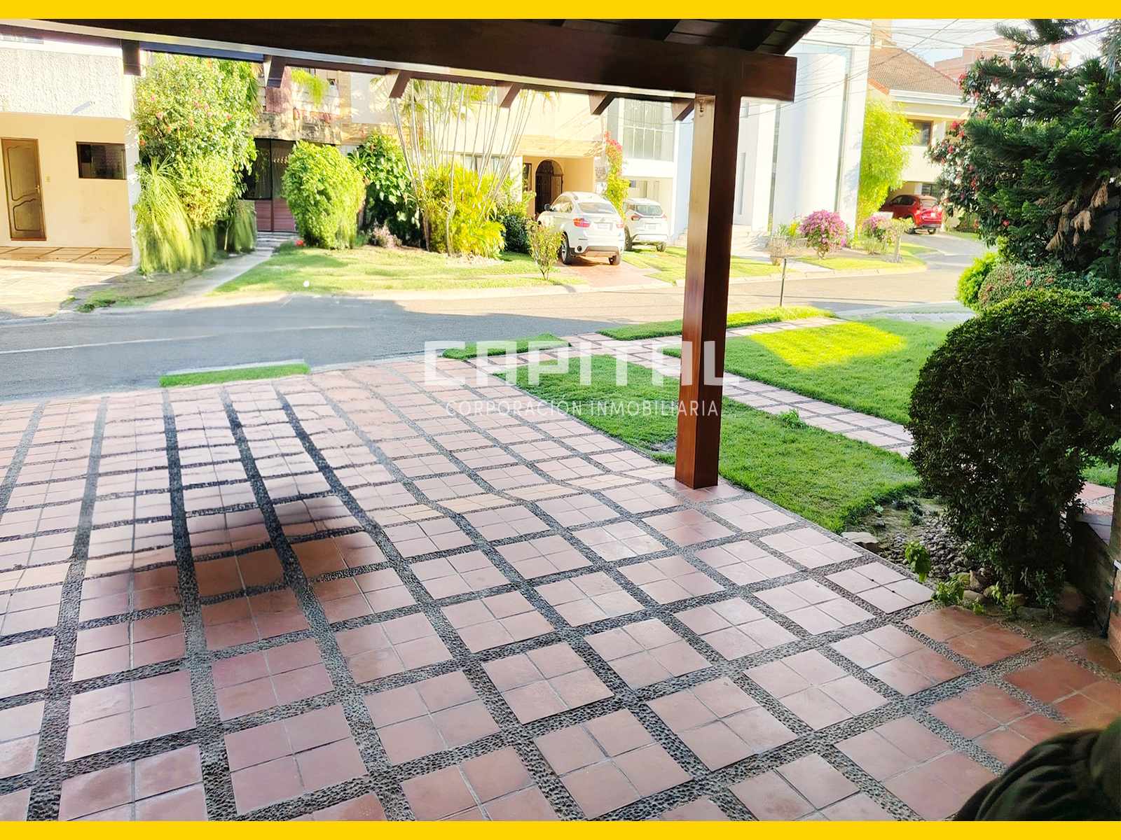 Casa en Entre 4to y 5to anillo Norte en Santa Cruz de la Sierra 2 dormitorios 5 baños 3 parqueos Foto 5