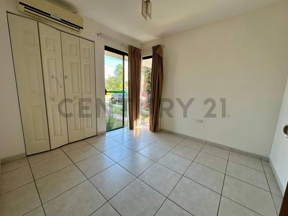 Casa en Venta8°vo. Anillo, Zona Norte B/ El Remanso 2 3 dormitorios 3 baños 1 parqueos Foto 5