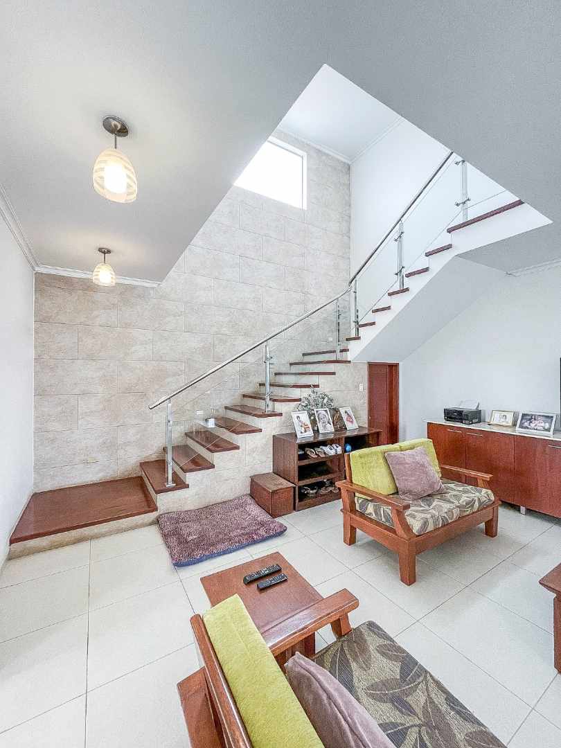 Casa en VentaHERMOSA CASA EN VILLA BONITA, CON UNA ESPECTACULAR PISCINA Y TODO LO QUE SOÑAS PARA TU FAMILIA 

 5 dormitorios 6 baños 3 parqueos Foto 8