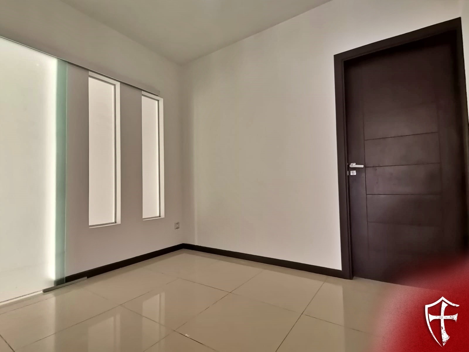 Departamento en AlquilerSegundo anillo entre Pirai y Roca Coronado Foto 17