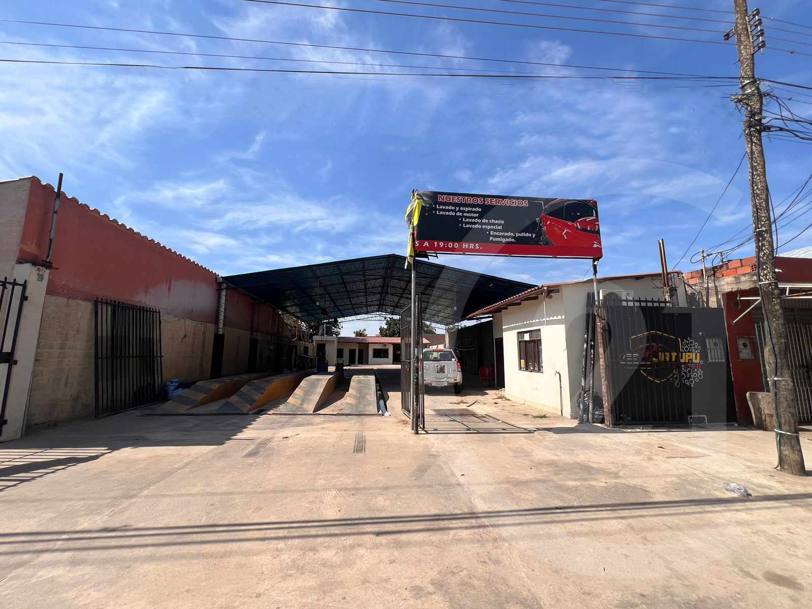 Local comercial en AlquilerSobre avenida Alemana, entre 6to. y 7mo. anillo  2 baños  Foto 2