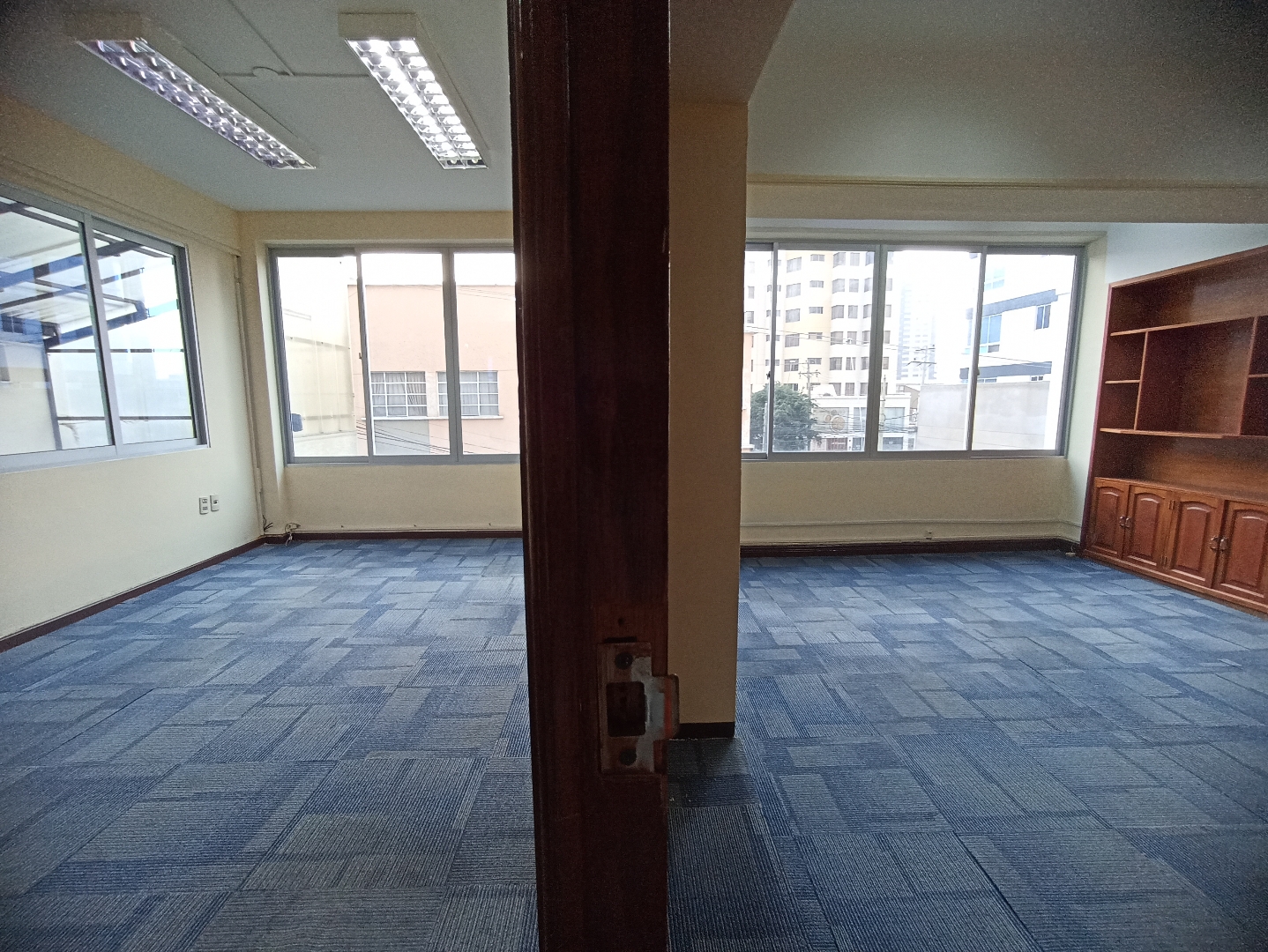 Oficina en Miraflores en La Paz 13 dormitorios 5 baños 2 parqueos Foto 25