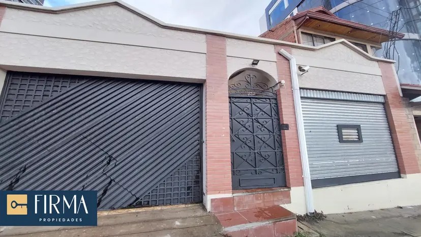 Casa en Calacoto en La Paz 3 dormitorios 3 baños 4 parqueos Foto 5