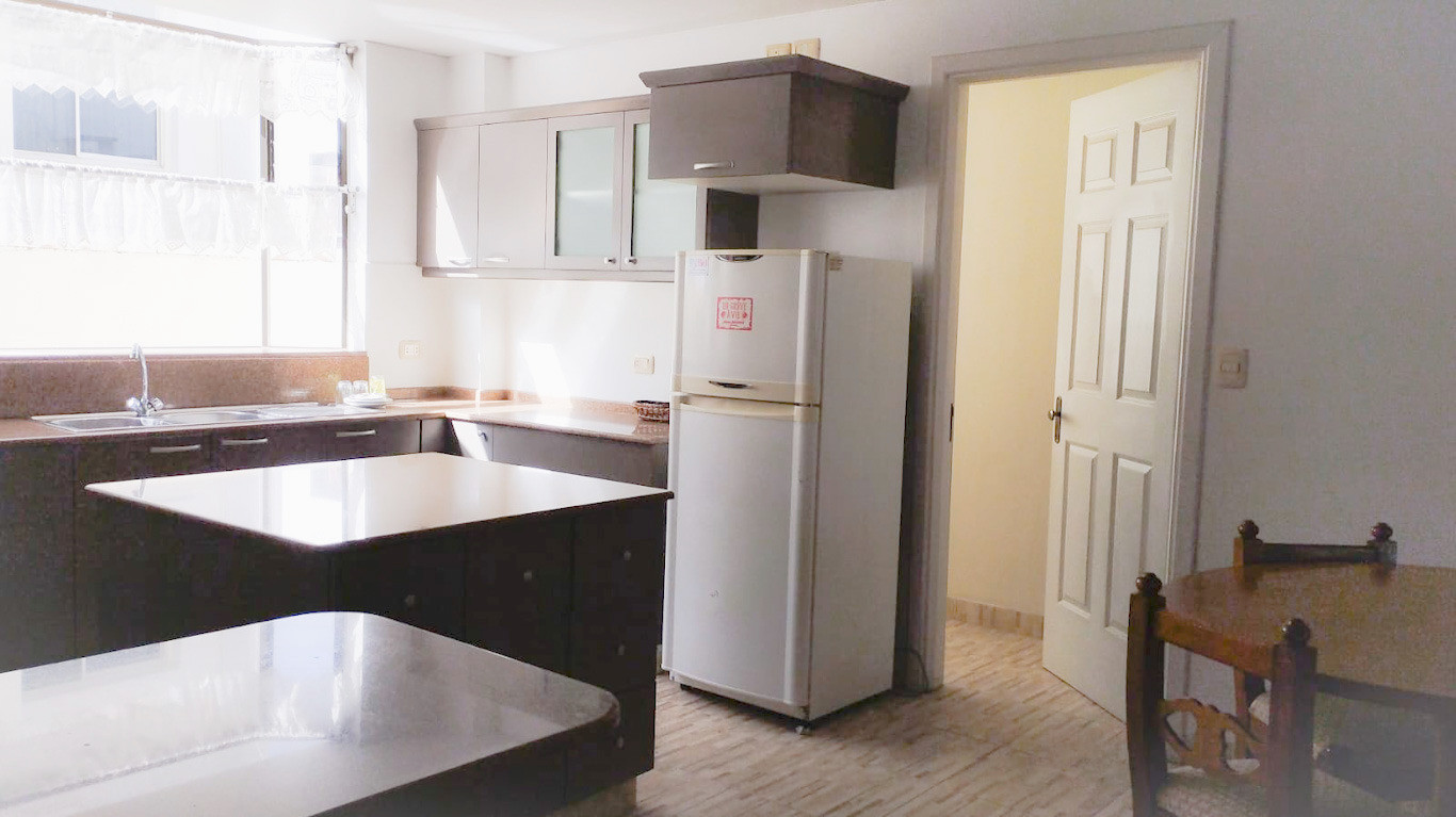 Casa en VentaLOS PINOS (inicio) 9 dormitorios 12 baños 3 parqueos Foto 7