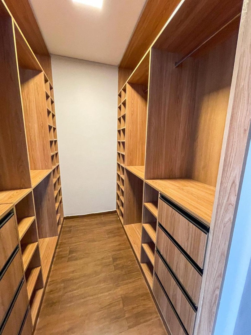 En Venta a $us 330,000 Foto 3