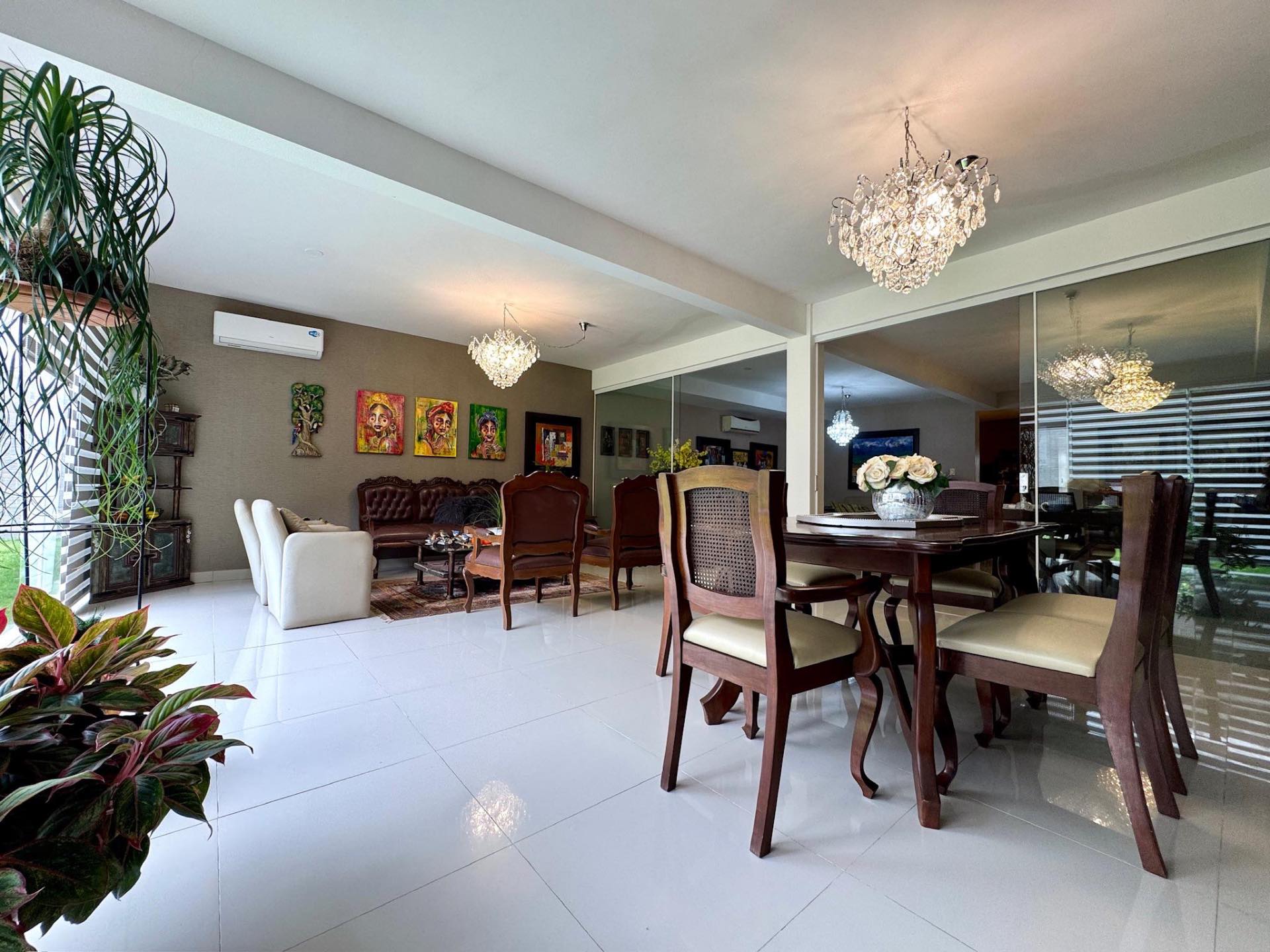 Casa en Entre 4to y 5to anillo Oeste en Santa Cruz de la Sierra 3 dormitorios 4 baños 3 parqueos Foto 11