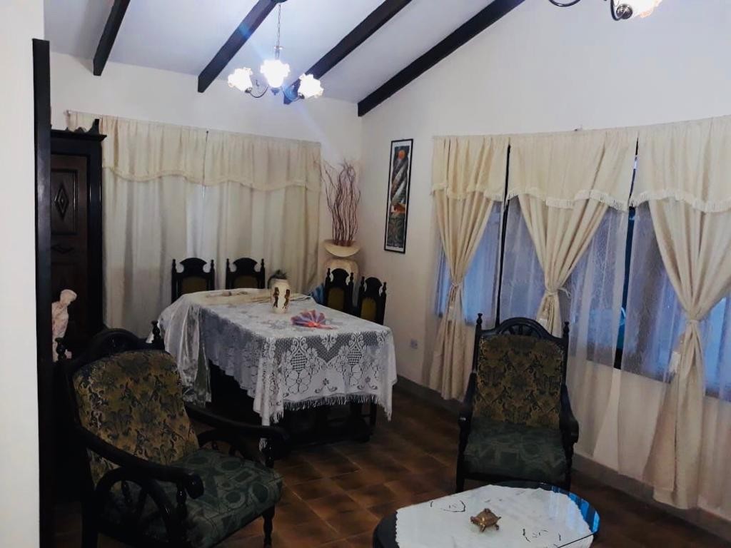 Casa Urb. Paraíso zona Santos Dumont  Foto 11