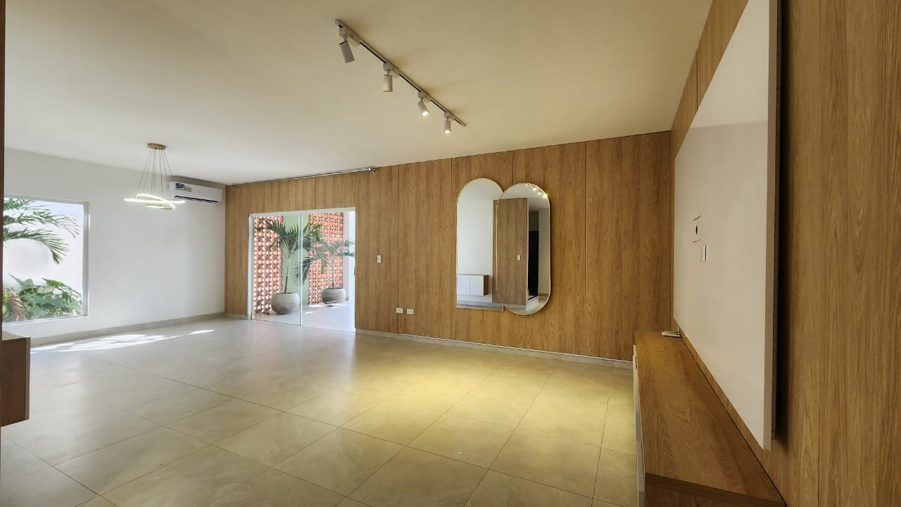 Departamento CASA EN VENTA EN BOSQUES DE LA COLINA Foto 2