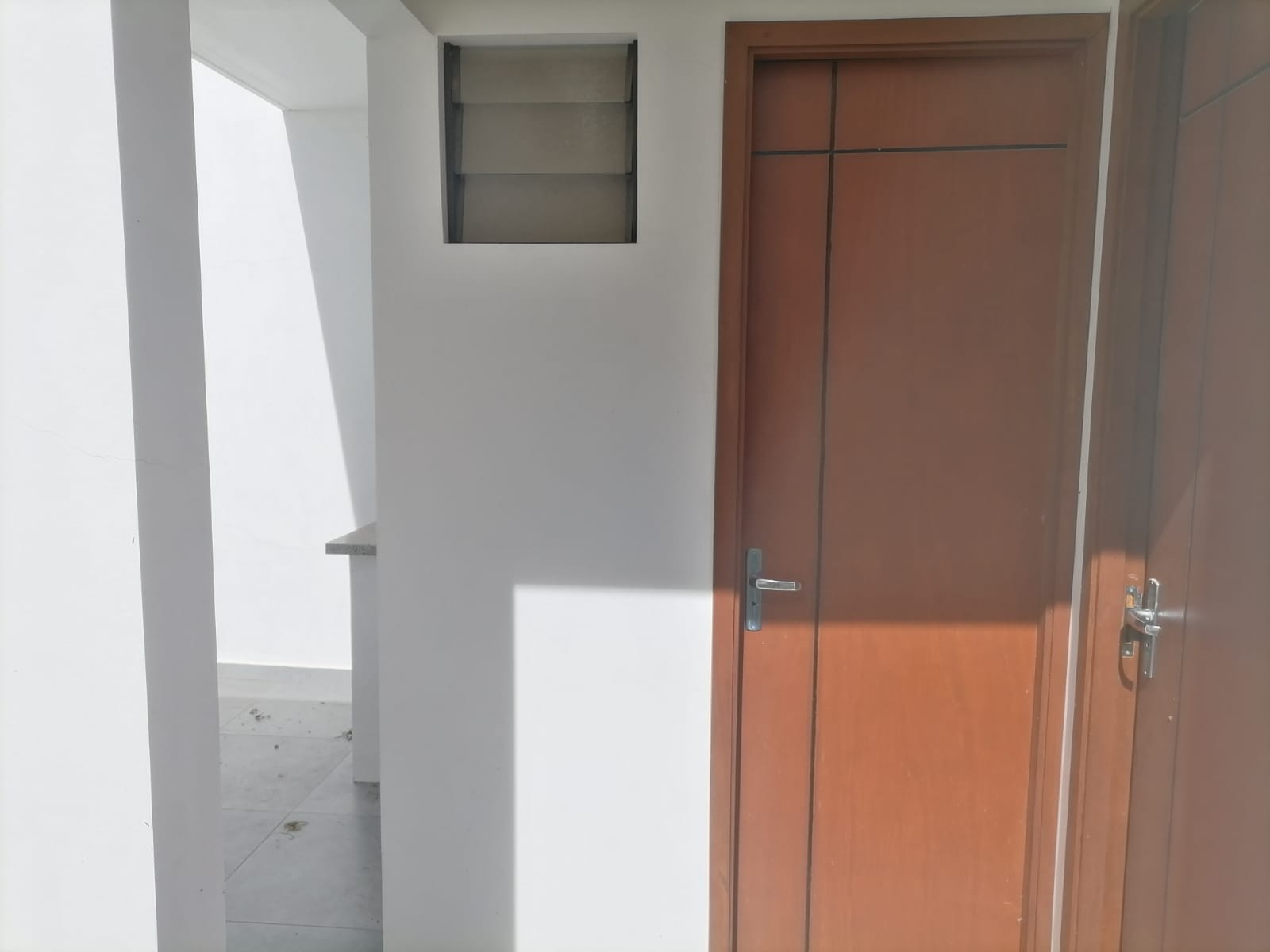 Casa en VentaCALLE FCO BERNACHI  entre Av. Centenario y Av. Roca Coronado 3 dormitorios 3 baños 2 parqueos Foto 3