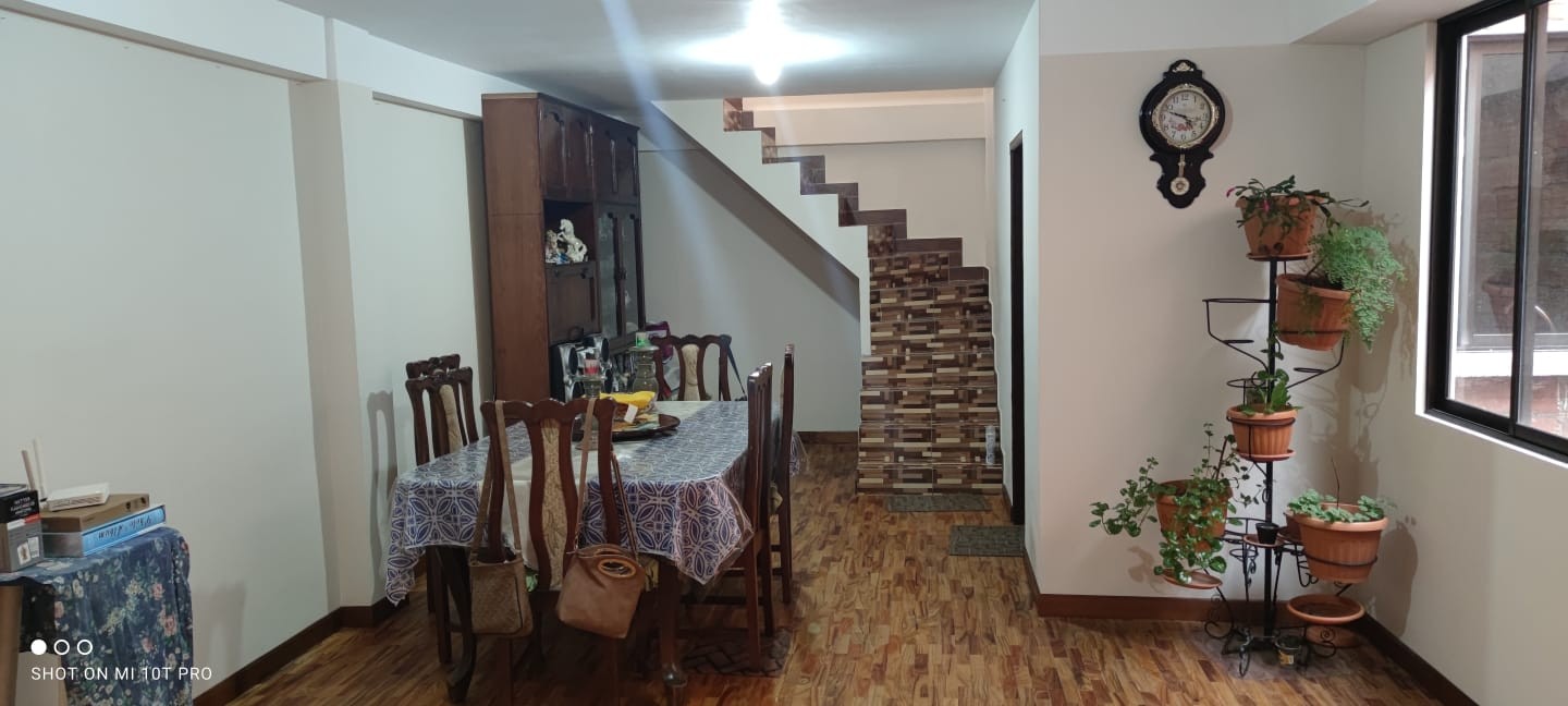 Casa en San Pedro en La Paz 4 dormitorios 2 baños  Foto 1