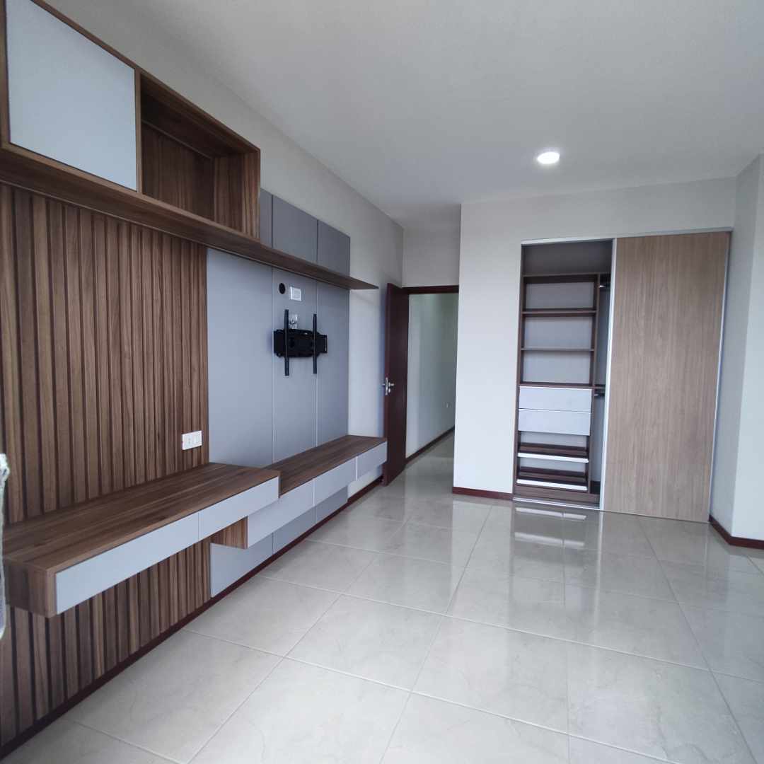 Departamento en Entre 1er y 2do anillo Oeste en Santa Cruz de la Sierra 1 dormitorios 1 baños 1 parqueos Foto 3